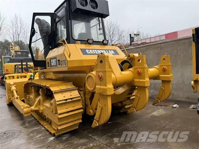 CAT D 7 G بلدوزرات مجنزرة