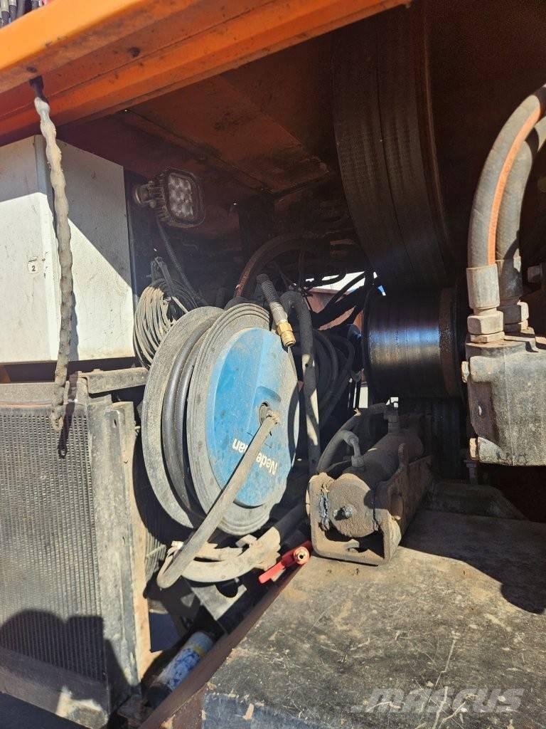 Doppstadt DH 812 Q ماكينات تقطيع أخشاب الحراجة