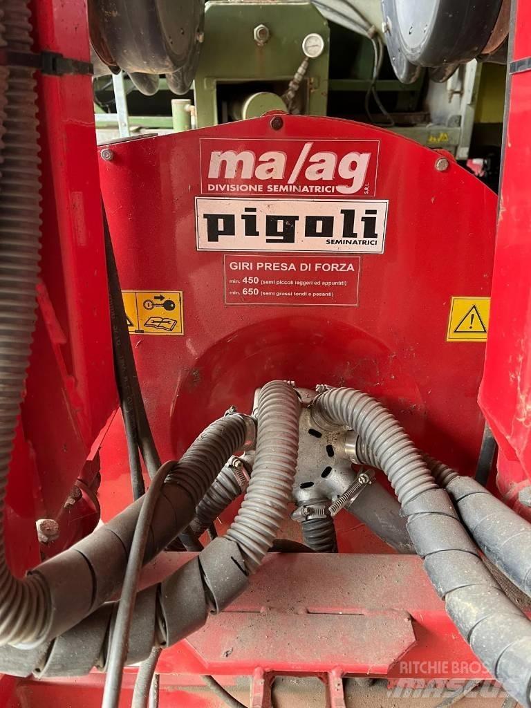 Ma/ag PIG6PDIS ماكينات البذر الدقيق