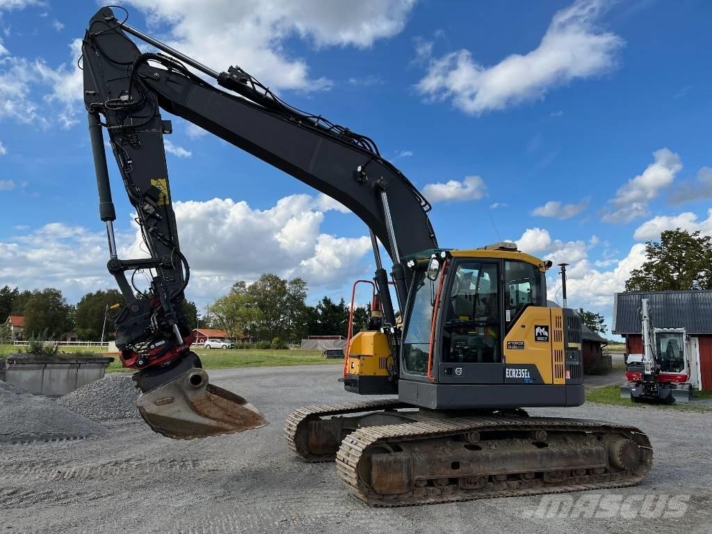 Volvo ECR 235 EL حفارات زحافة