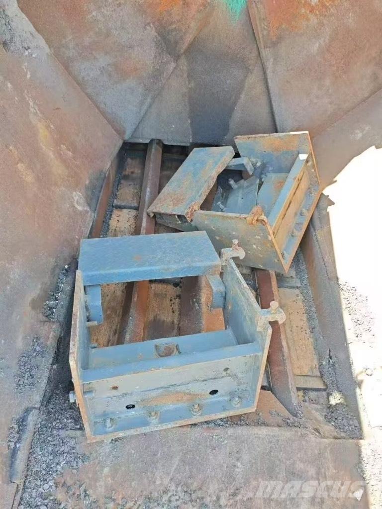 XCMG RP 453 L معدات السفلتة