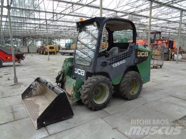 JCB 135 R لوادر انزلاقية التوجيه