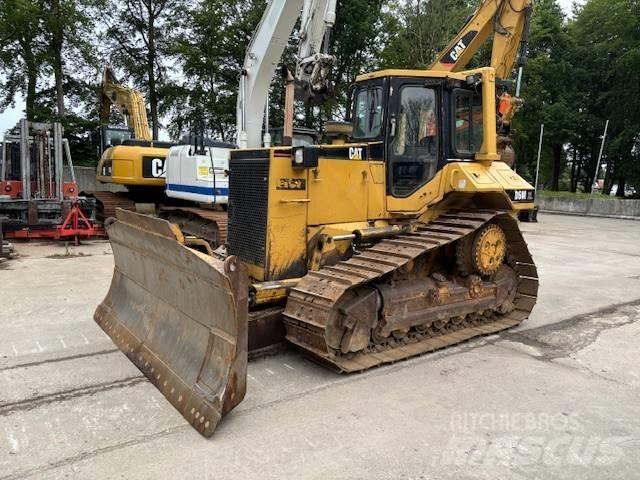 CAT D 6 M XL بلدوزرات مجنزرة