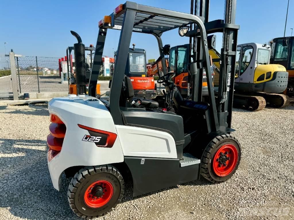 Bobcat D 25 NXP شاحنات الديزل