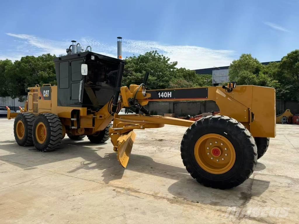CAT 140 H معدات تمهيد الطرق