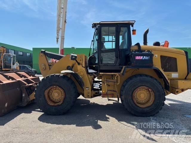 CAT 938 M لوادر بعجل