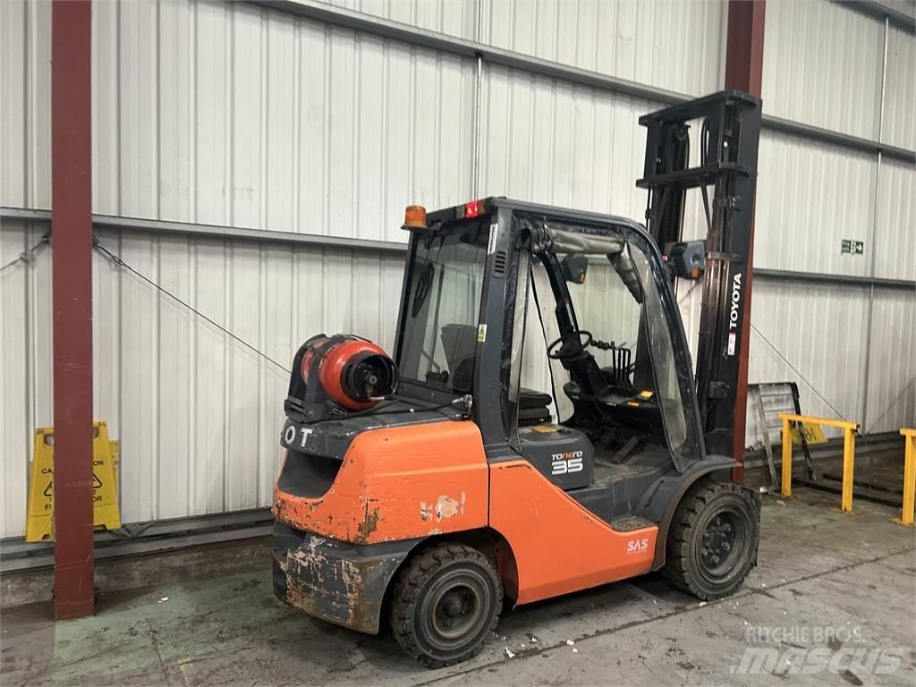 Toyota 02-8FGJF35 شاحنات LPG