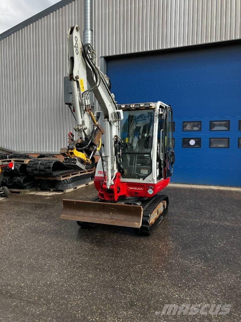 Takeuchi TB 230 حفارات صغيرة أقل من 7 طن (حفارات صغيرة)