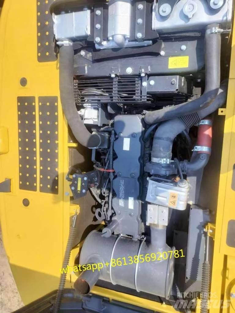 Komatsu PC 220-8 حفارات زحافة