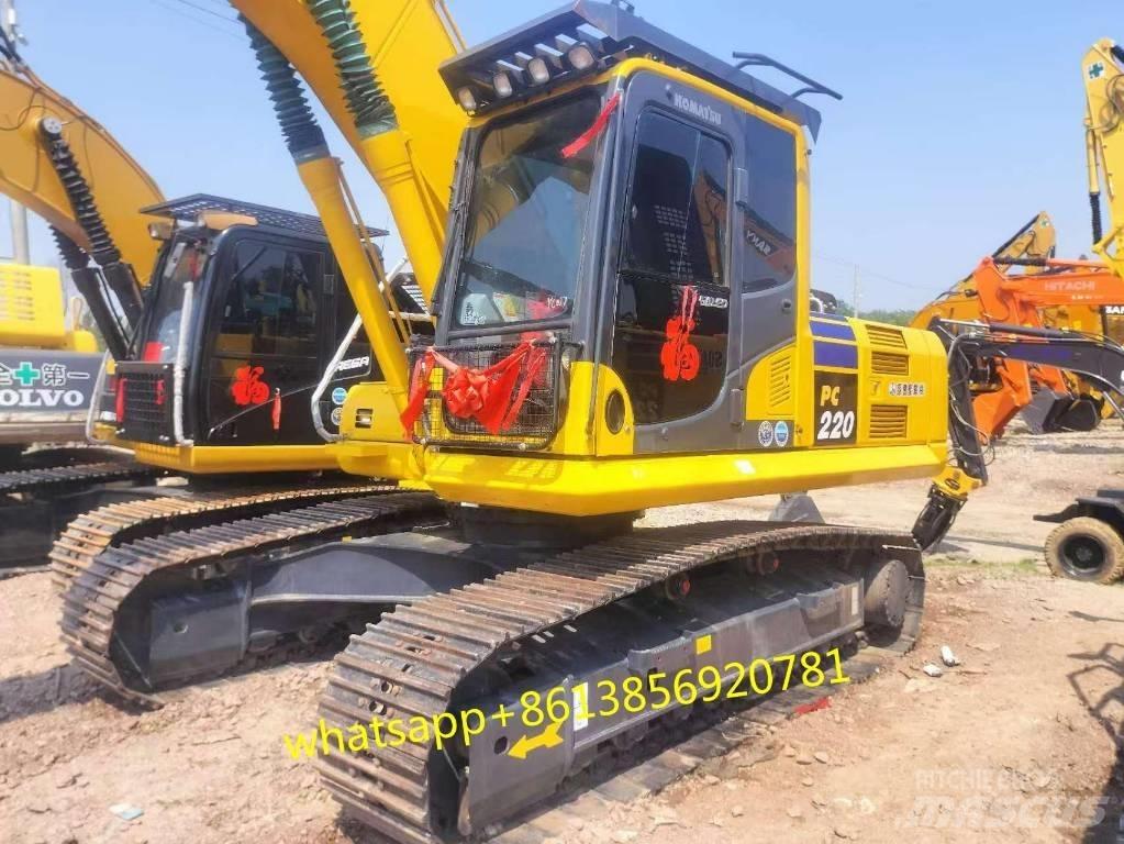 Komatsu PC 220-8 حفارات زحافة