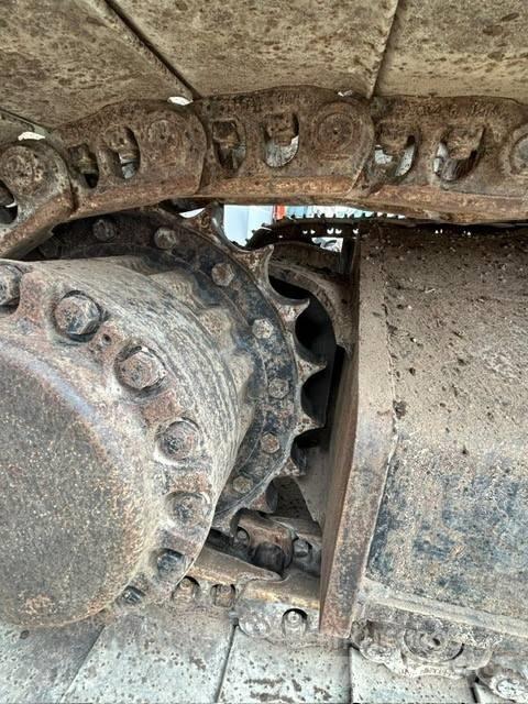 CAT 326 F L حفارات زحافة