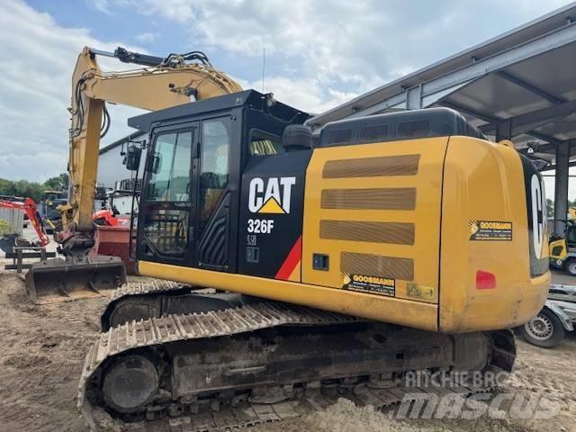 CAT 326 F L حفارات زحافة