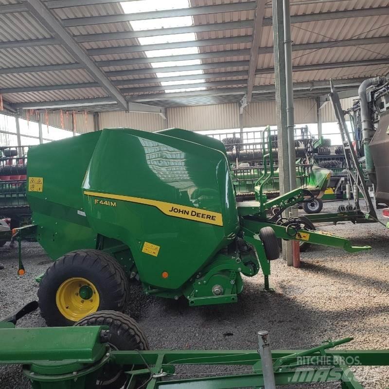 John Deere F441M محزمات مستديرة