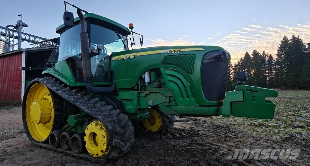 John Deere 8220 T الجرارات