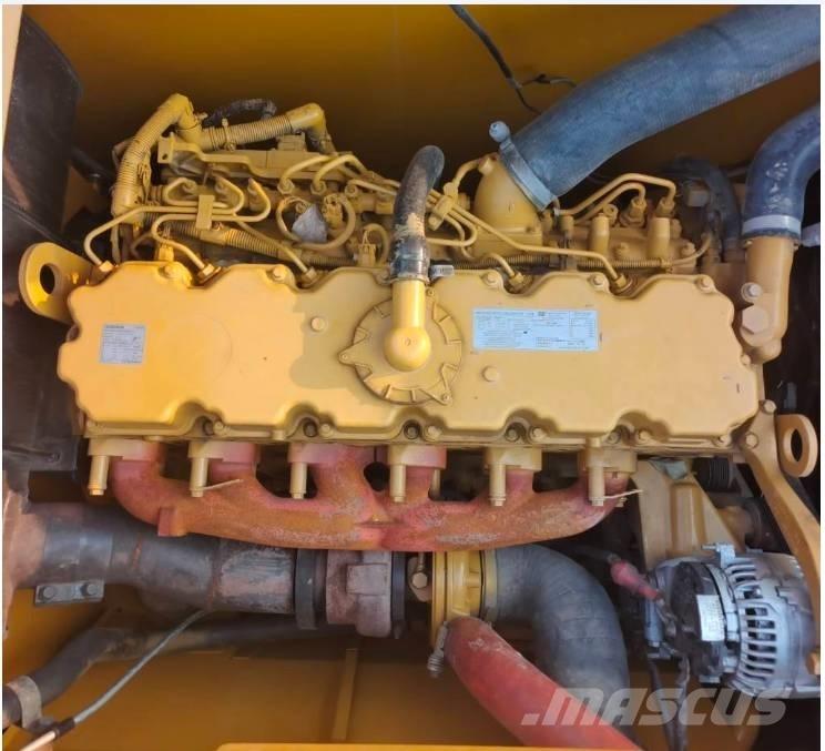 CAT 326 GC حفارات زحافة