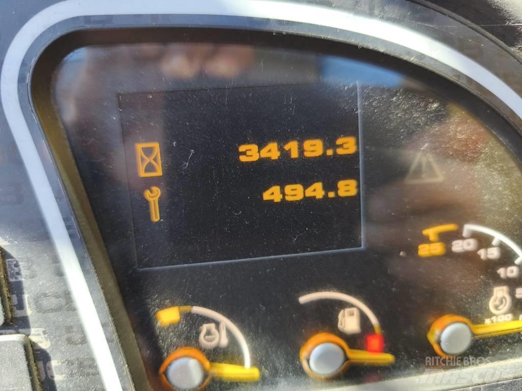 JCB 535-125 مناولات متداخلة