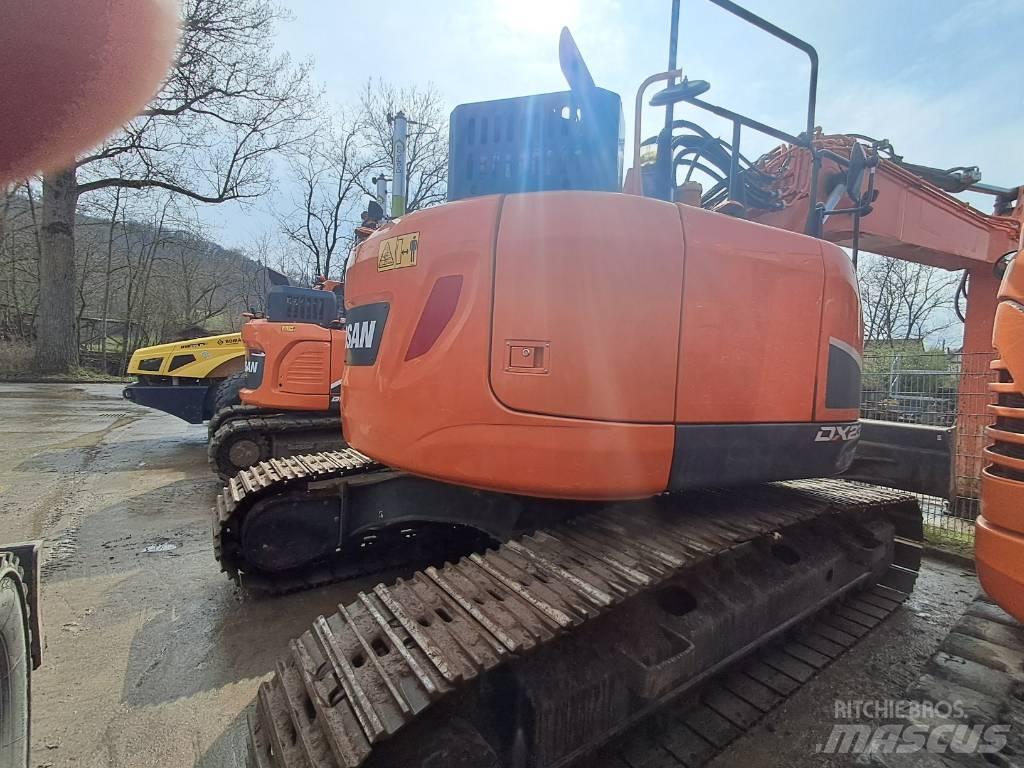 Doosan DX 235 LCR-5 حفارات زحافة