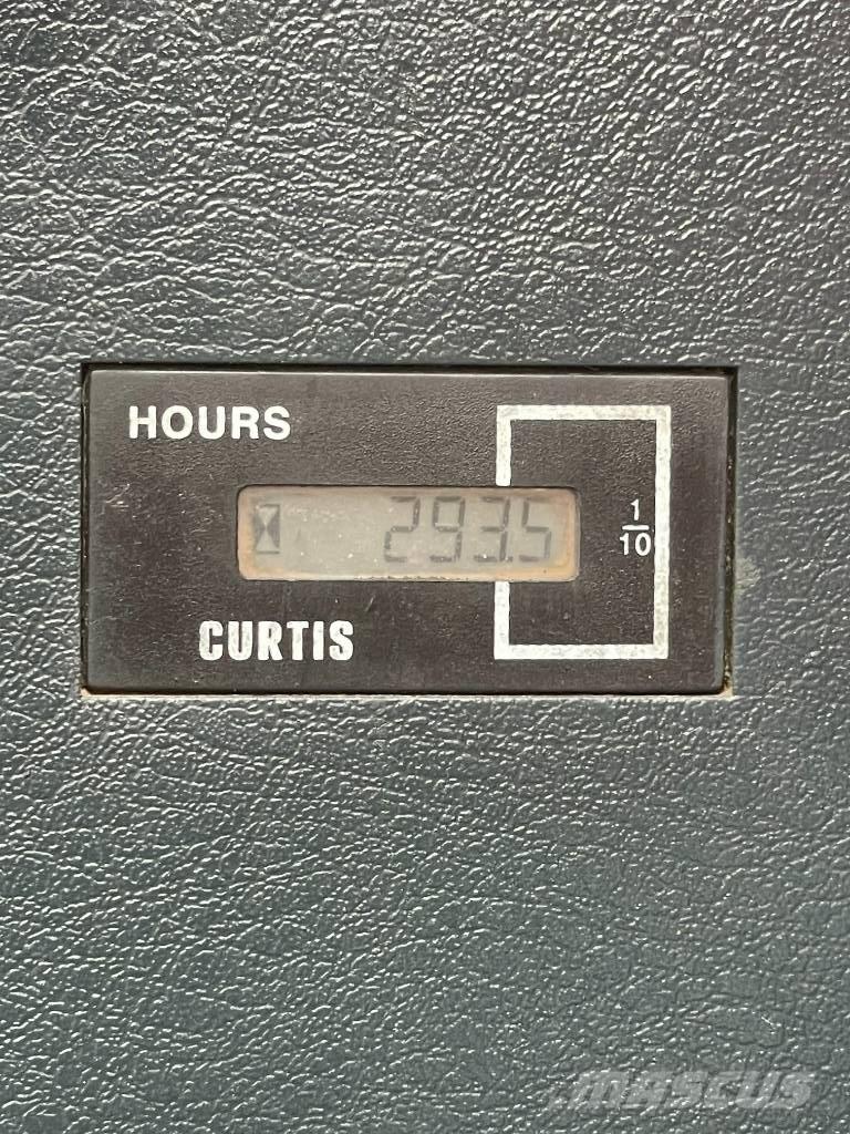 Hyundai 220LC-9S حفارات وسط 7 طن - 12 طن