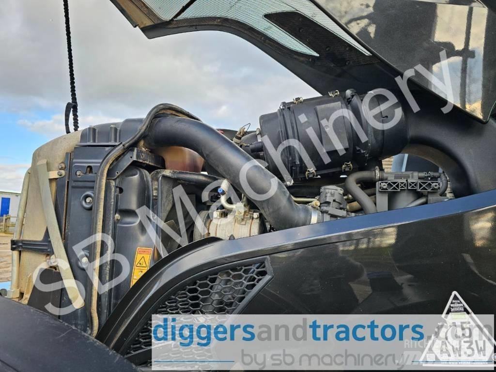 Valtra T 154 الجرارات