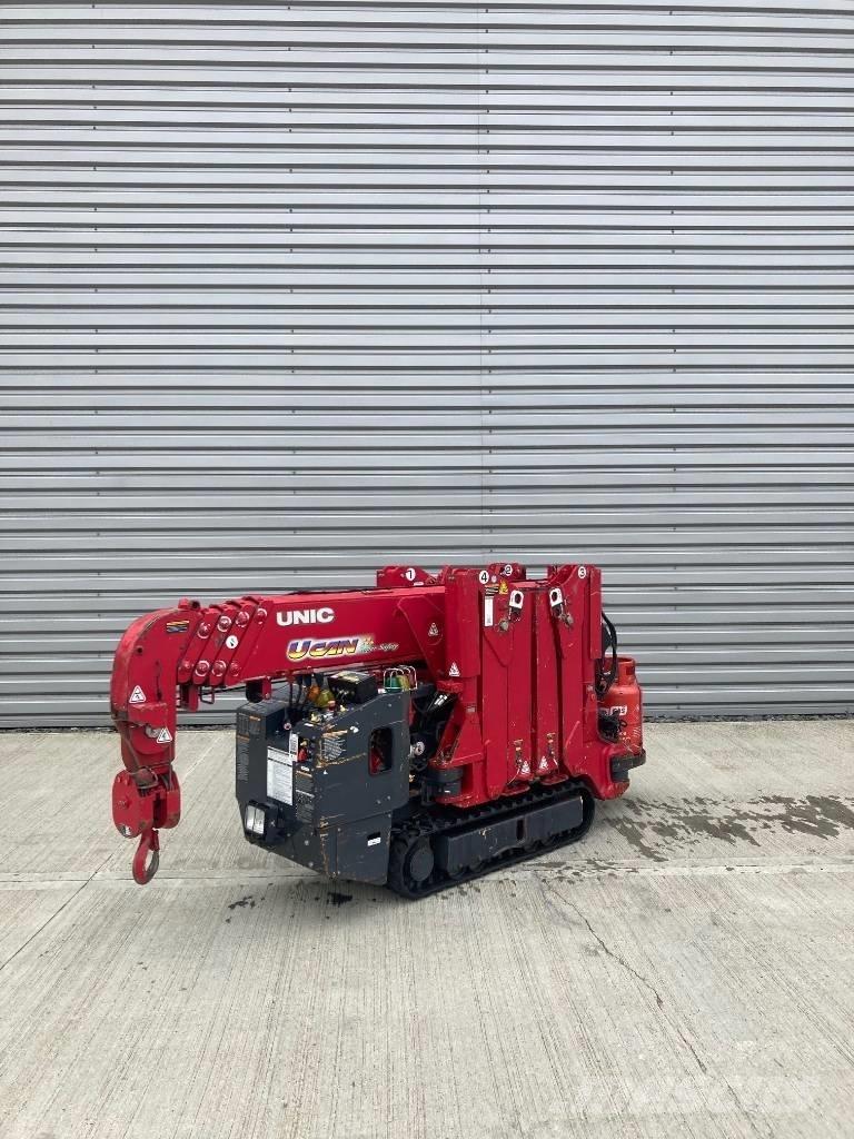 Unic URW-295 رافعات صغيرة