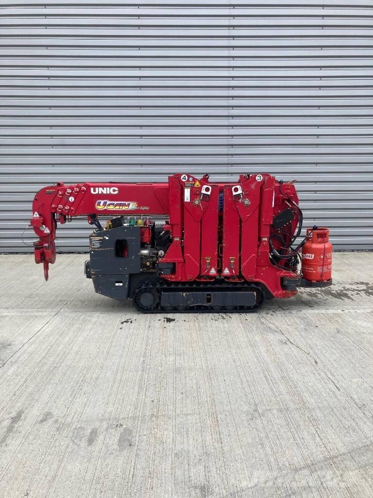 Unic URW-295 رافعات صغيرة