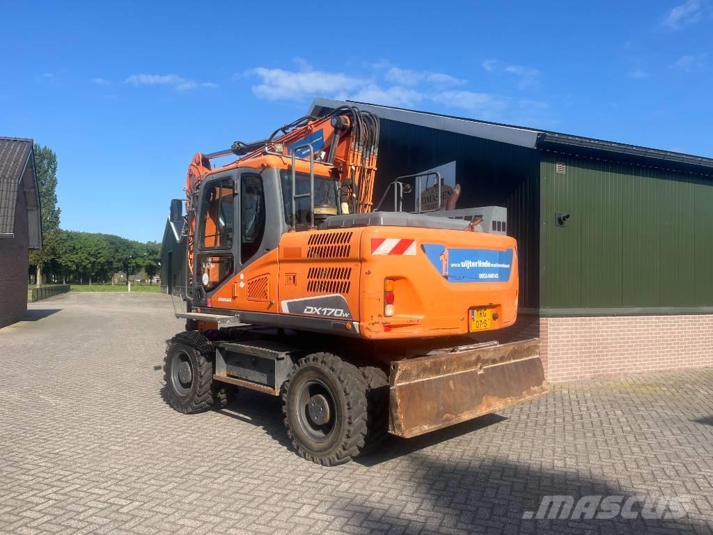 Doosan DX 170 W-5 حفارات بعجل