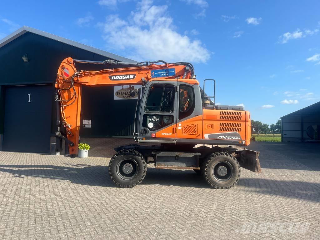 Doosan DX 170 W-5 حفارات بعجل