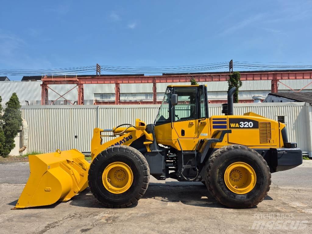 Komatsu WA 320-5 لوادر بعجل