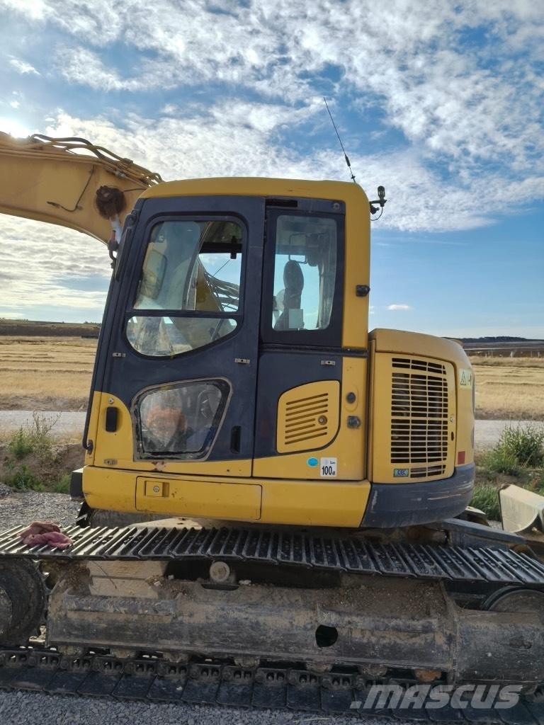 Komatsu PC 138 US-8 حفارات زحافة