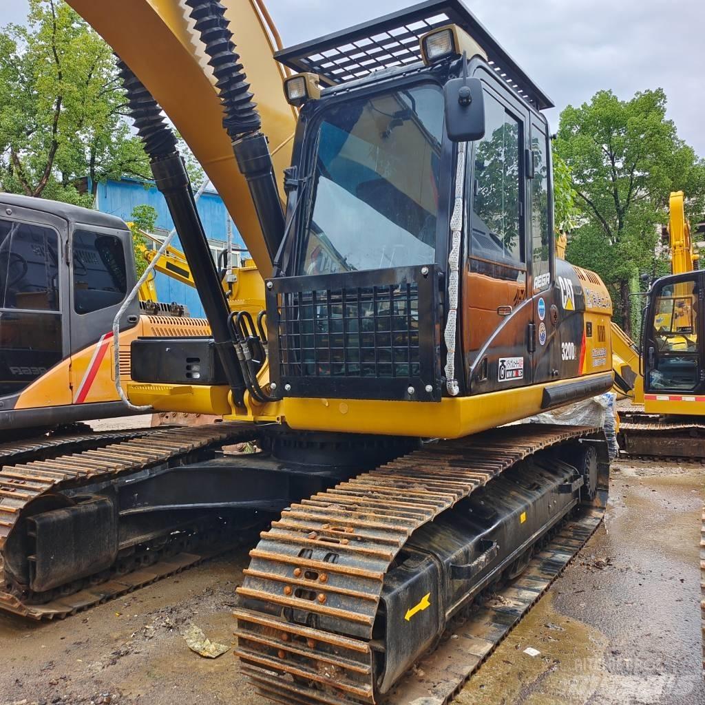 CAT 320D2 حفارات زحافة