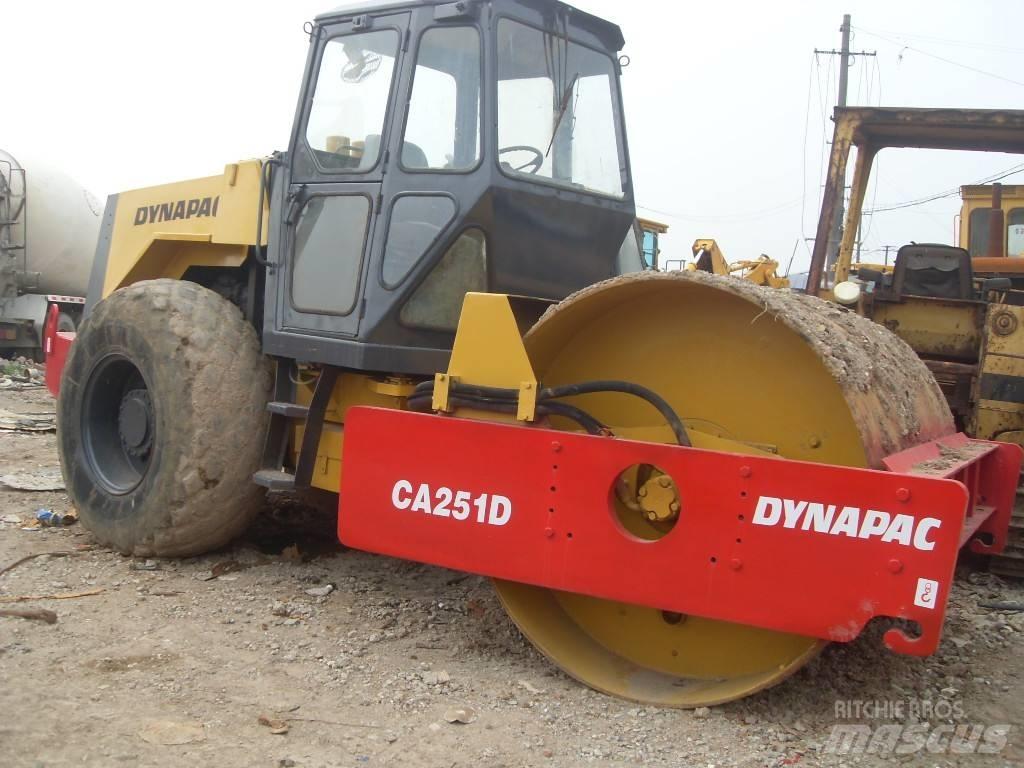 Dynapac CA 251 D مداحل أحادية الأسطوانة