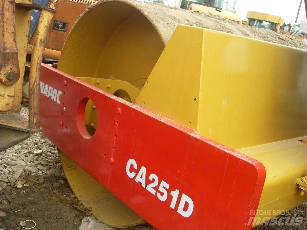 Dynapac CA 251 D مداحل أحادية الأسطوانة
