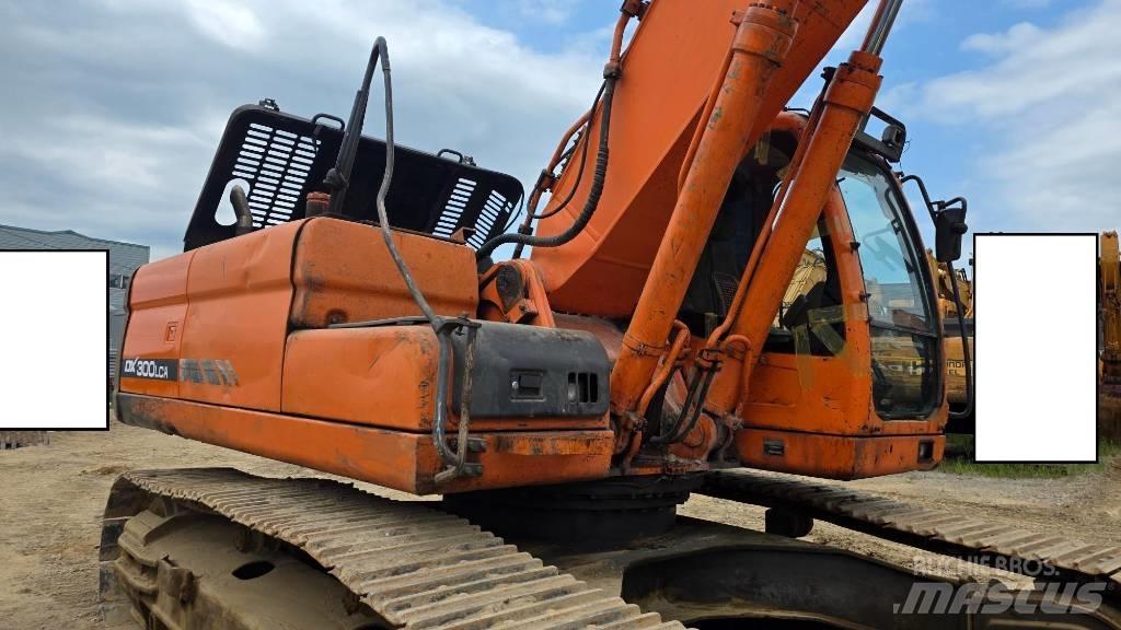 Doosan DX 300 LCA حفارات زحافة