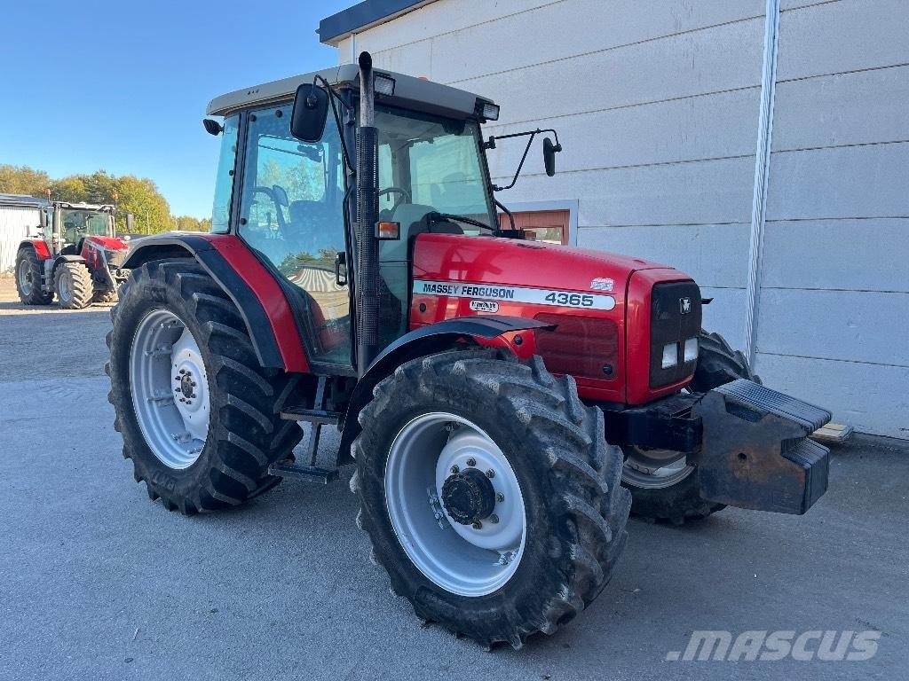 Massey Ferguson 4365 الجرارات