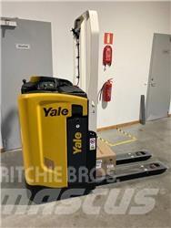 Yale MP20T. 2000kg رافعة منخفضة المستوى ذات منصة