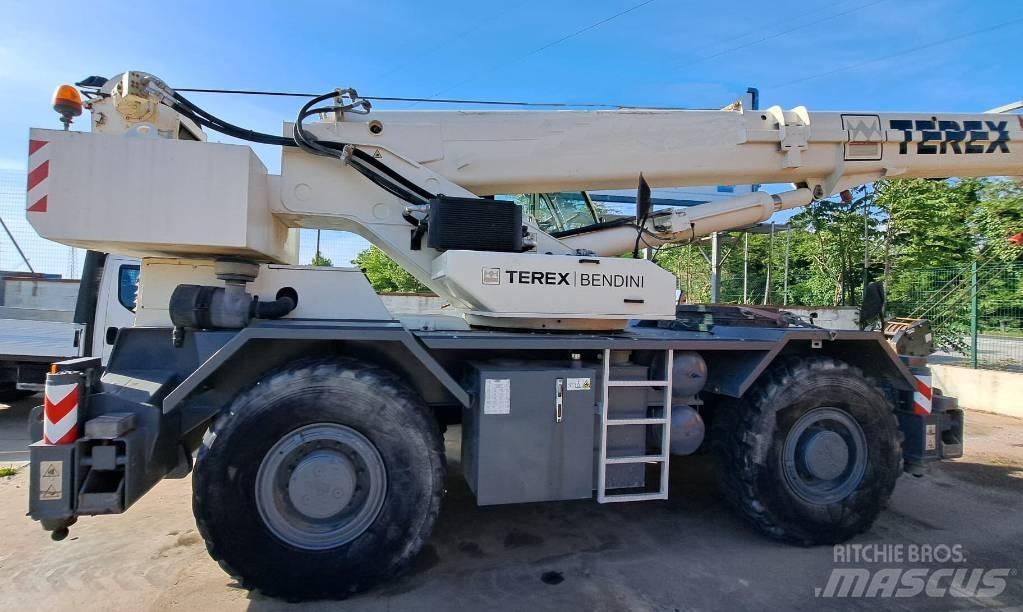 Terex RC45 رافعات الطرق الوعرة