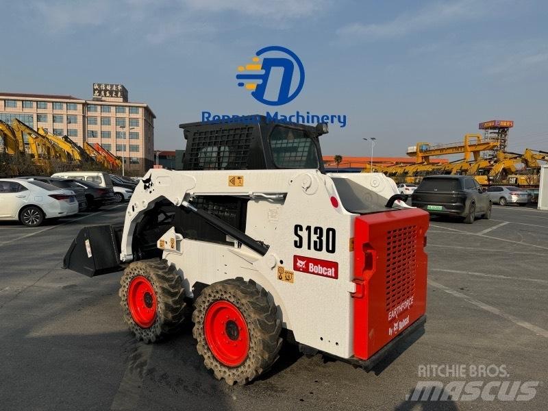 Bobcat S 130 لوادر انزلاقية التوجيه