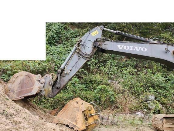 Volvo EC 290 BL حفارات زحافة