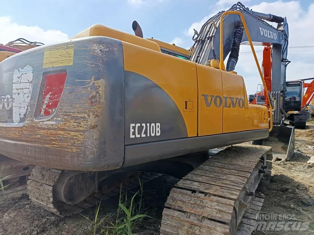 Volvo EC210B حفارات زحافة