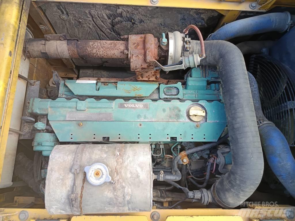 Volvo EC210B حفارات زحافة
