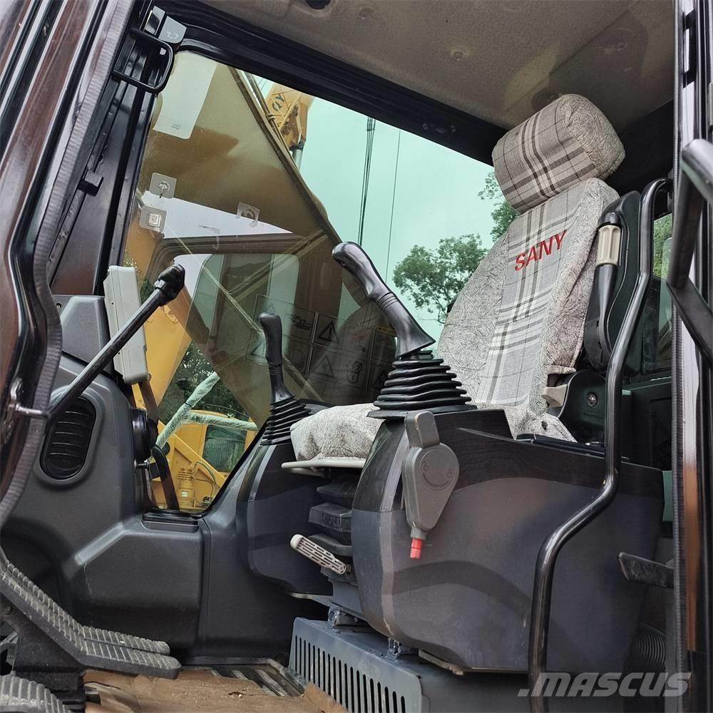 Sany SY 215 C حفارات زحافة