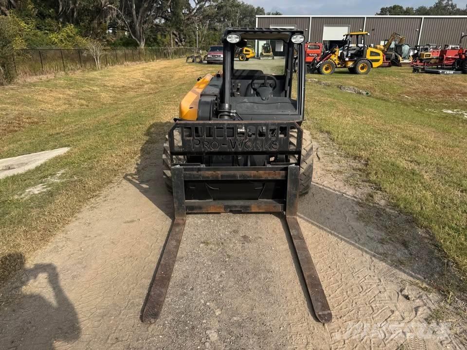 JCB 515-40 مناولات متداخلة