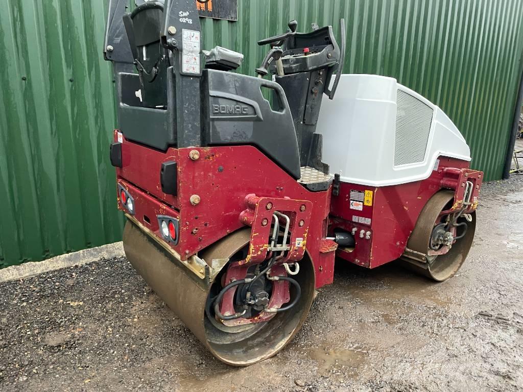 Bomag BW 120 AD-5 مداحل ثنائية الاسطوانة