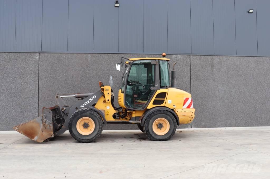 Volvo L25F-Z لوادر بعجل