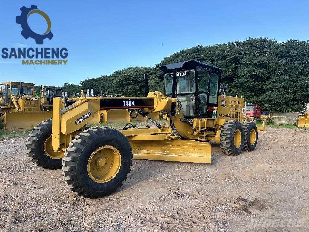 CAT 140 K معدات تمهيد الطرق