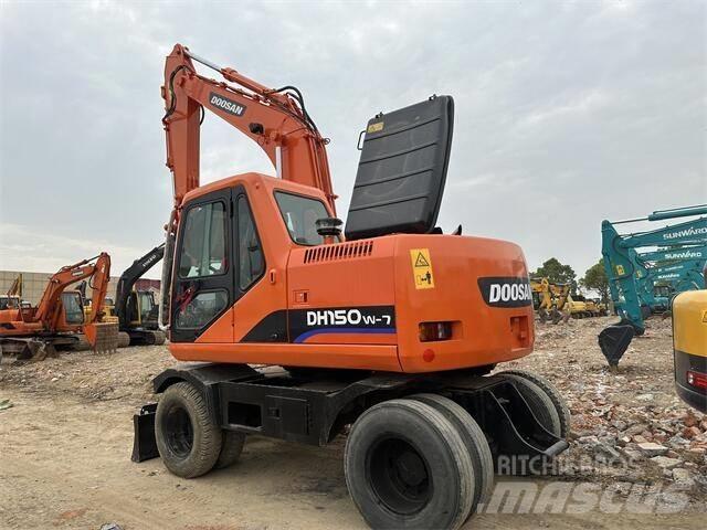 Doosan DH150W حفارات بعجل