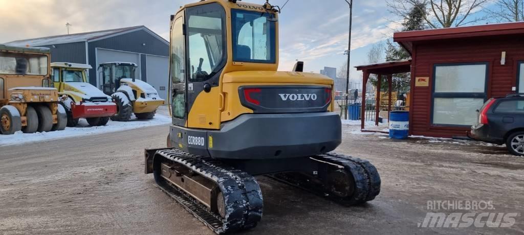 Volvo ECR 88 D حفارات وسط 7 طن - 12 طن