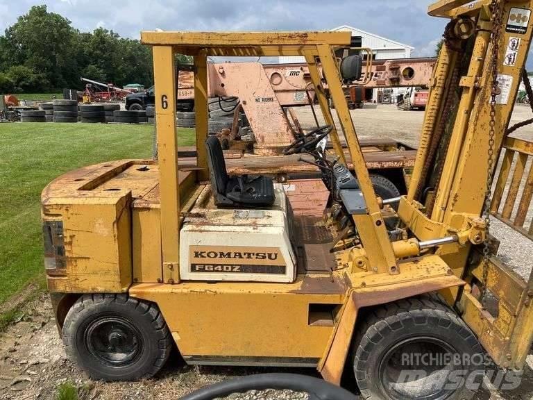 Komatsu FG 40ZT-4 شاحنات ذات رافعات شوكية - أخرى