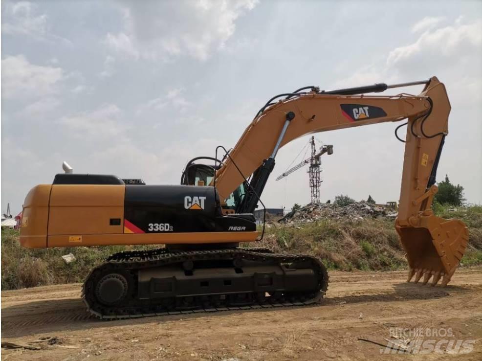 CAT 336 D حفارات زحافة