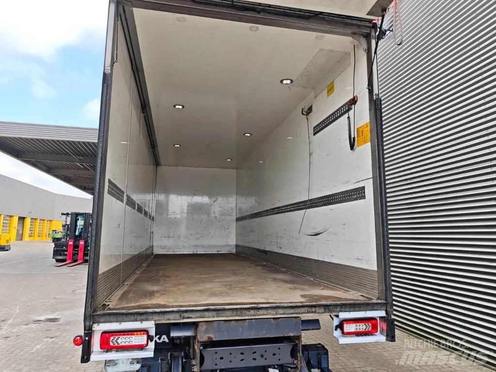Volvo FM 340 4x2 شاحنات ذات هيكل صندوقي